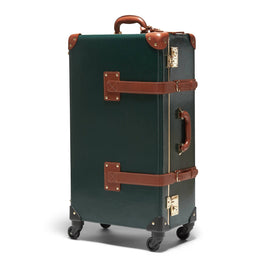 Angled product view of the check-in Diplomat leather suitcase in hunter green