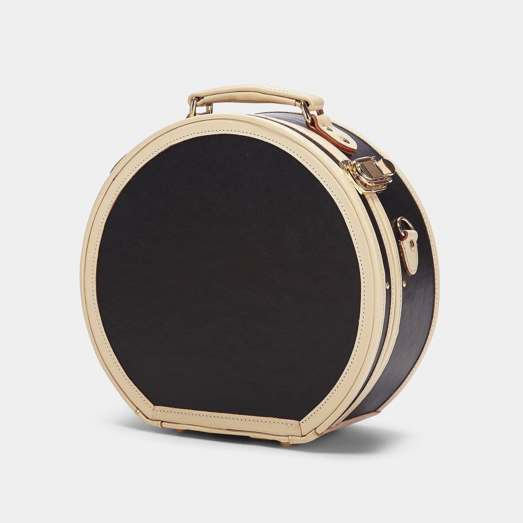 Angled product view of the small hatbox Starlet fibreboard suitcase in black
