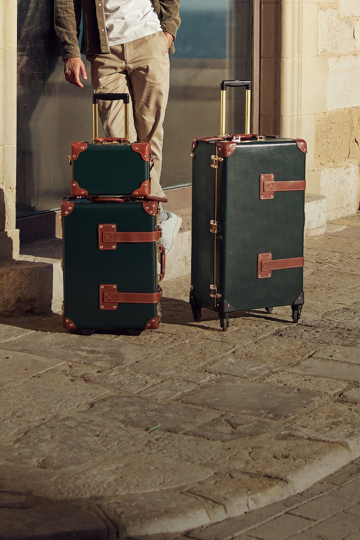 Luggage to travel with fashion