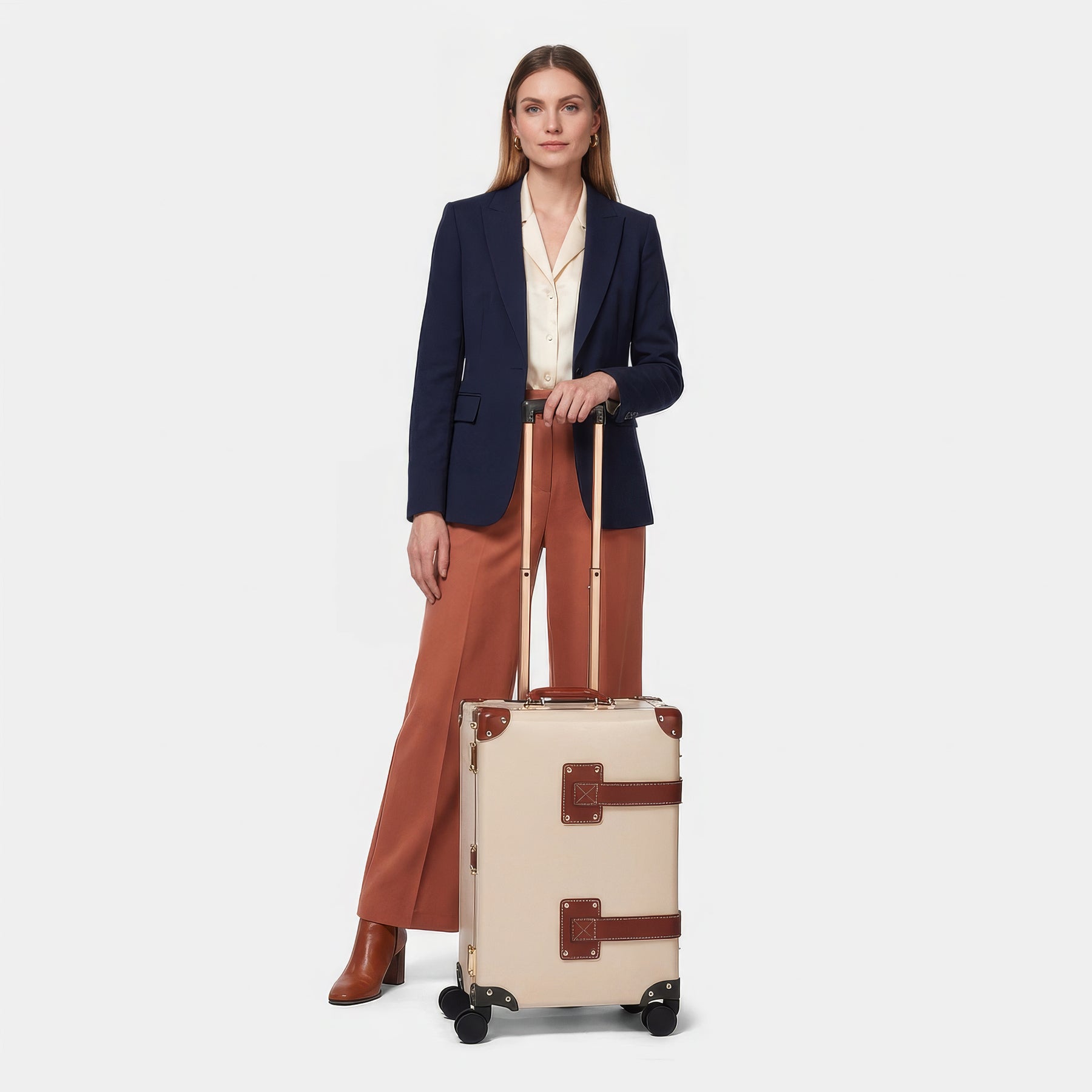 The Diplomat - Cream Carryon Spinner