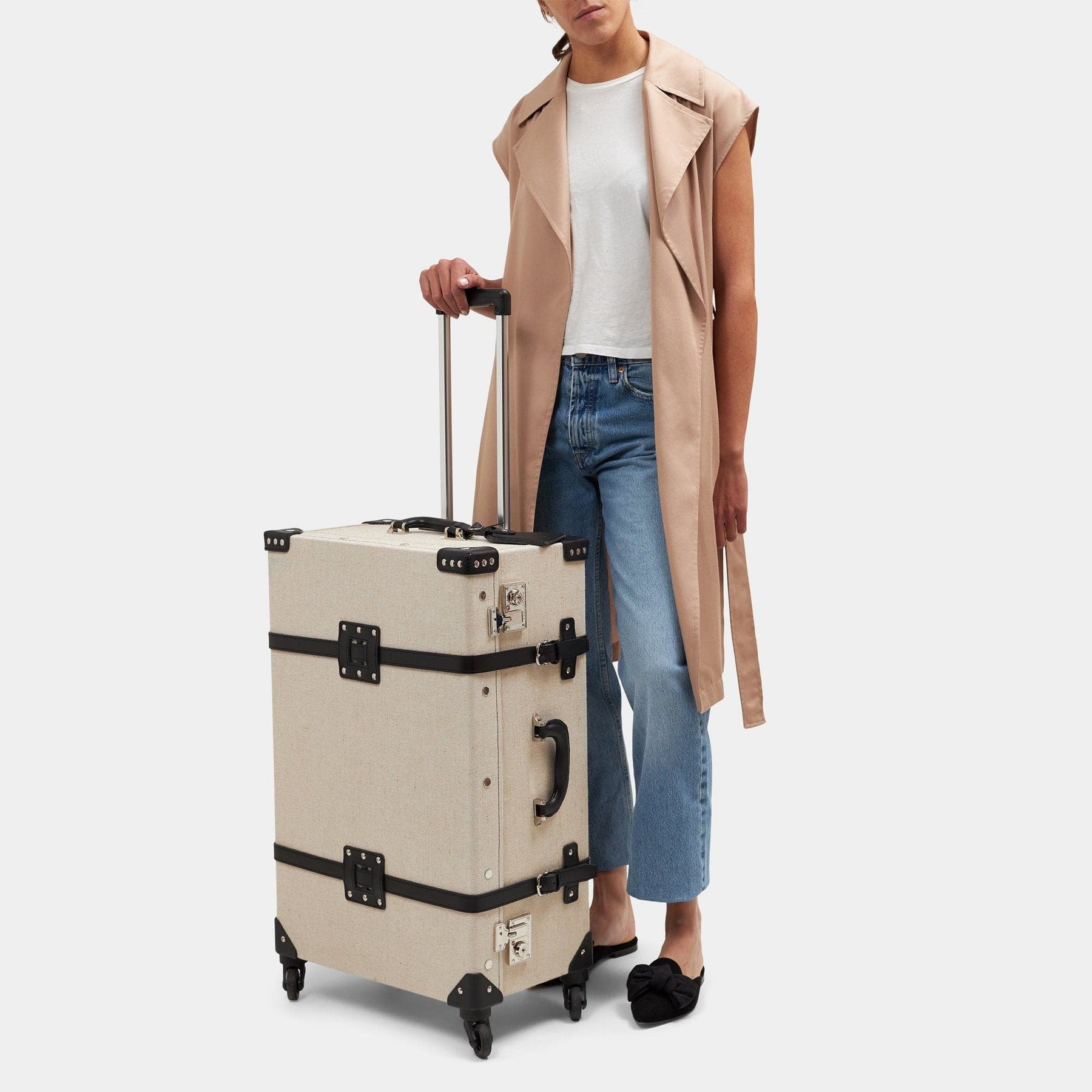 The Editor - Black Check In Spinner Spinner Steamline Luggage 