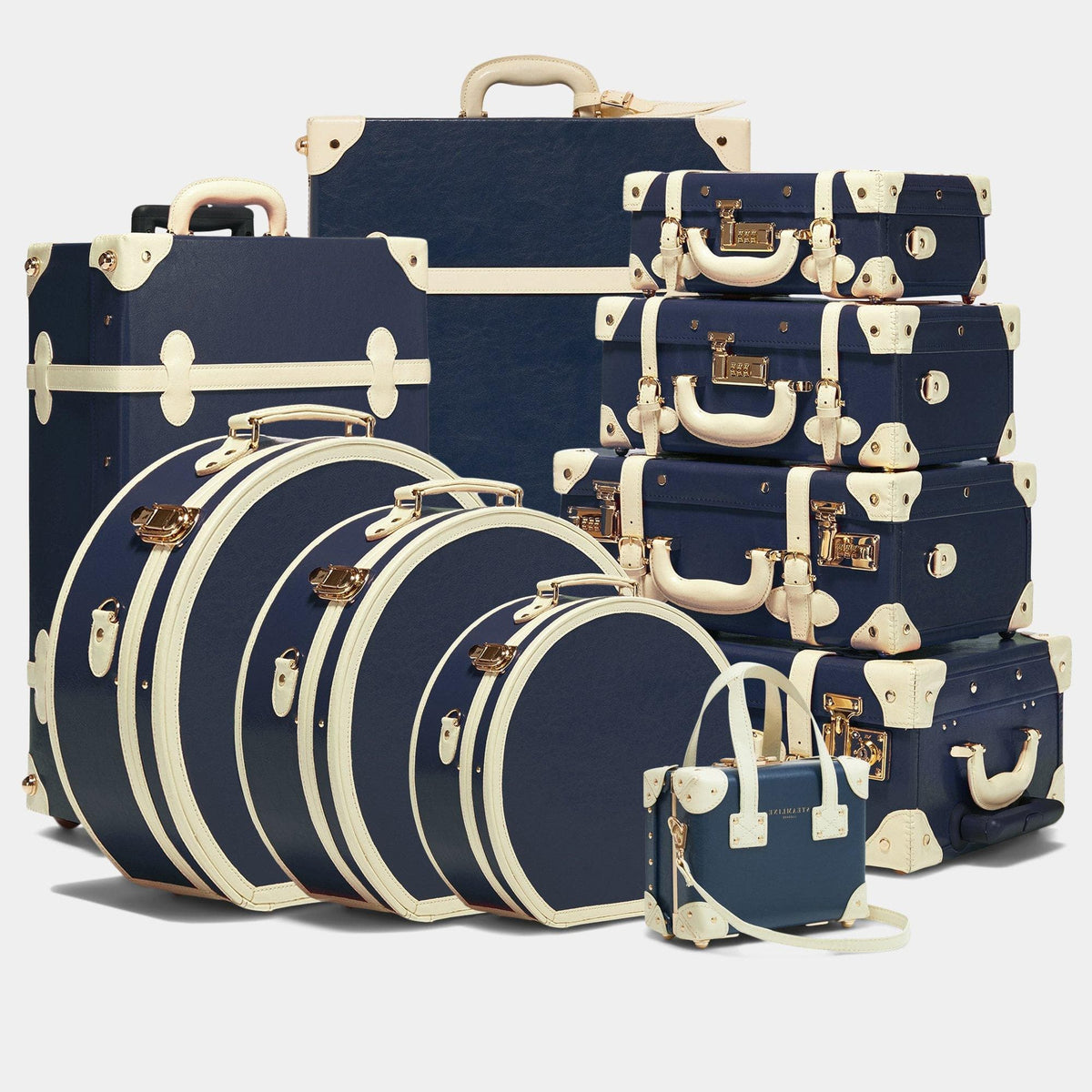 The Entrepreneur - Navy Large Hatbox Hatbox Large Steamline Luggage 